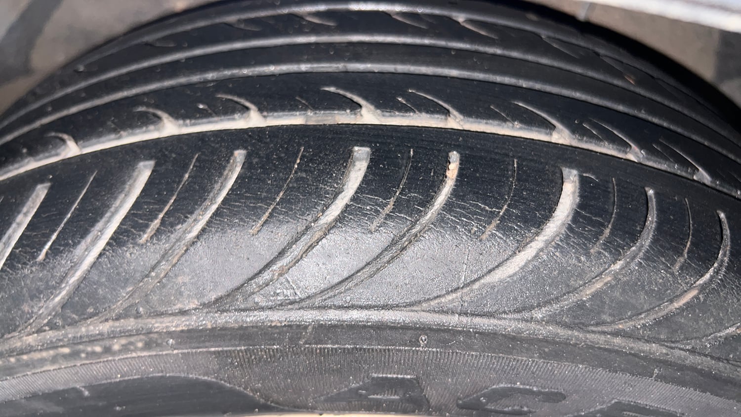 Used 2012 Hyundai i20 Sportz 1.2 Petrol Manual tyres RIGHT REAR TYRE TREAD VIEW