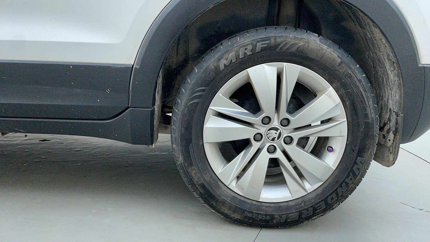 Used 2023 Skoda Kushaq Ambition 1.0L TSI MT Petrol Manual tyres LEFT REAR TYRE RIM VIEW