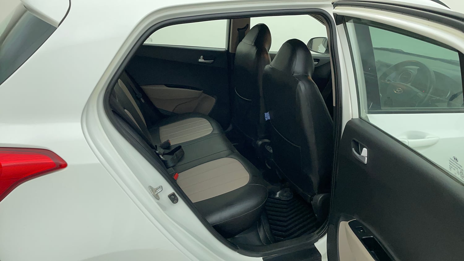 Used 2018 Hyundai Grand i10 Sportz (O) 1.2 Kappa VTVT Petrol Manual interior RIGHT SIDE REAR DOOR CABIN VIEW