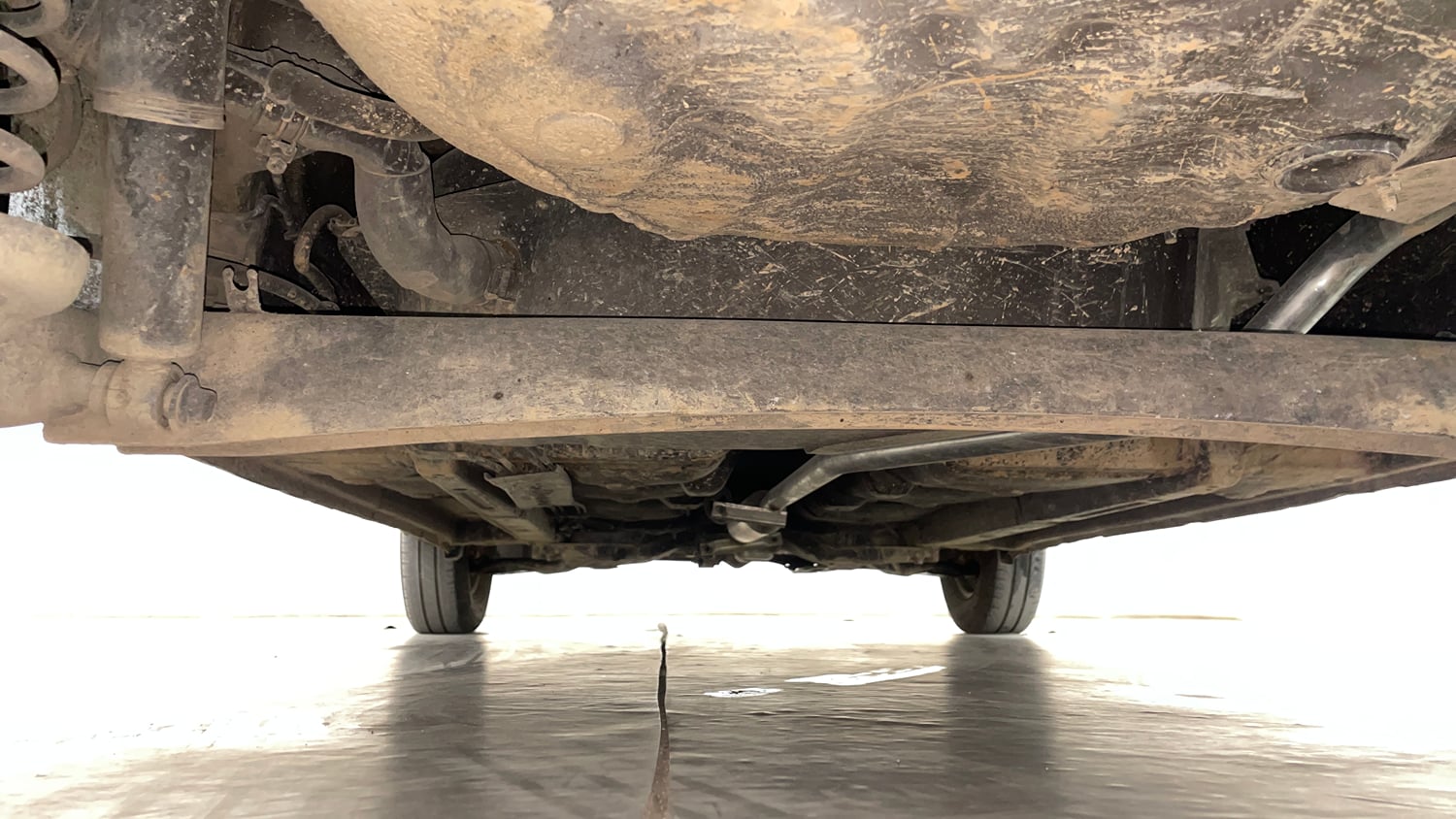 Used 2014 Hyundai i10 Sportz 1.1 iRDE2 Petrol Manual extra REAR UNDERBODY VIEW (TAKEN FROM REAR)