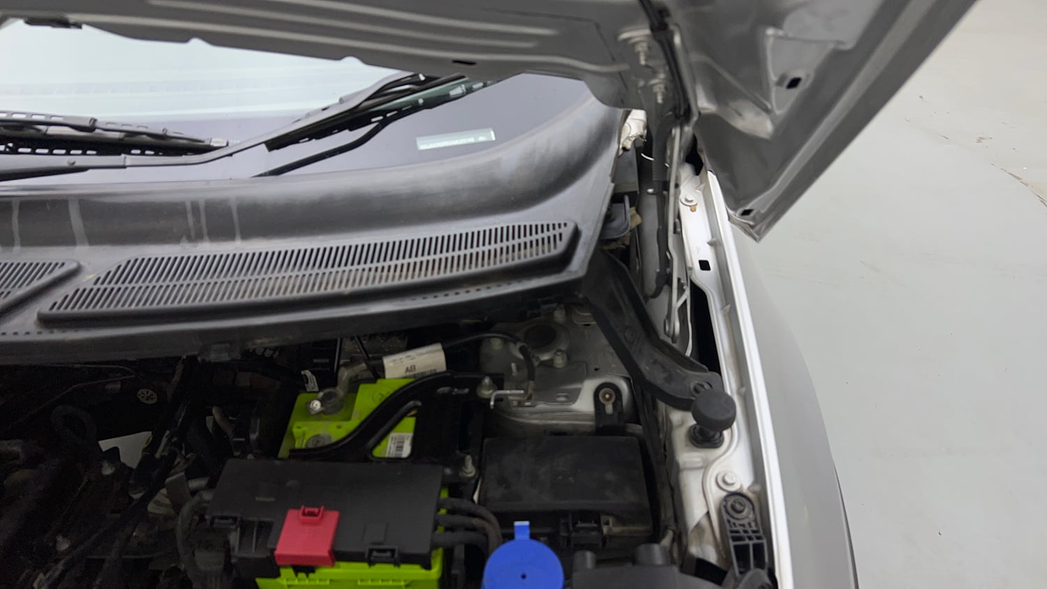 Used 2021 Ford EcoSport S MT 1.5 Ti-VCT Petrol Manual engine ENGINE LEFT SIDE HINGE & APRON VIEW