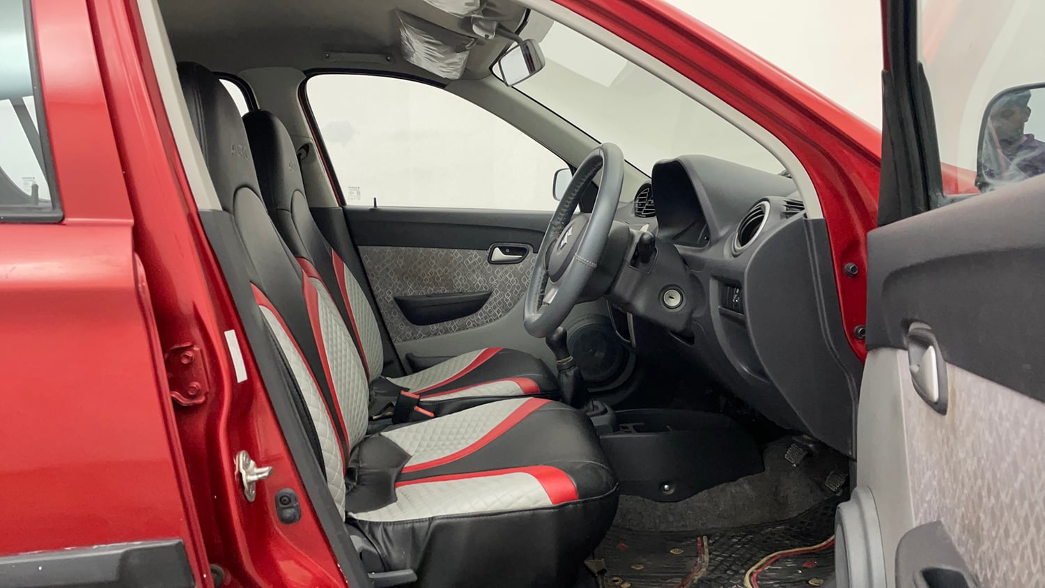 Used 2018 Maruti Suzuki Alto 800 LXi Petrol Manual interior RIGHT SIDE FRONT DOOR CABIN VIEW
