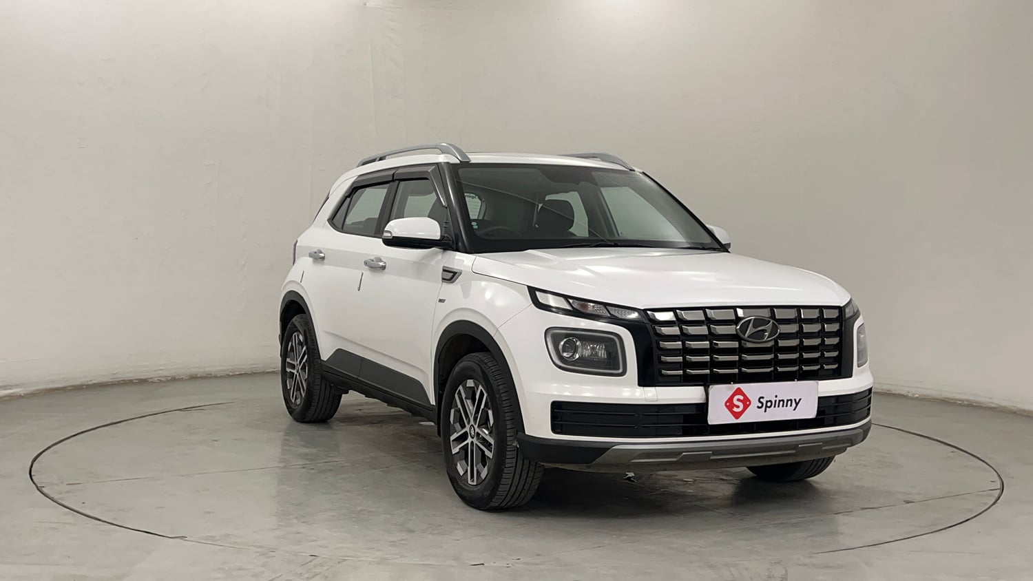 Used 2024 Hyundai Venue SX (O) 1.0 Turbo DCT Petrol Automatic exterior RIGHT FRONT CORNER VIEW