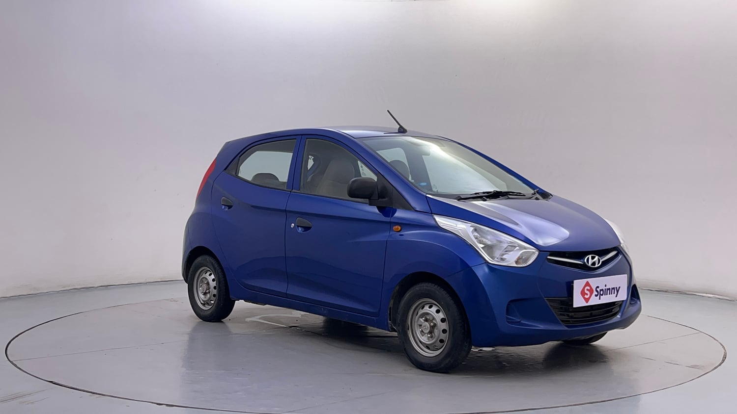 Used 2017 Hyundai Eon Era + Petrol Manual exterior RIGHT FRONT CORNER VIEW