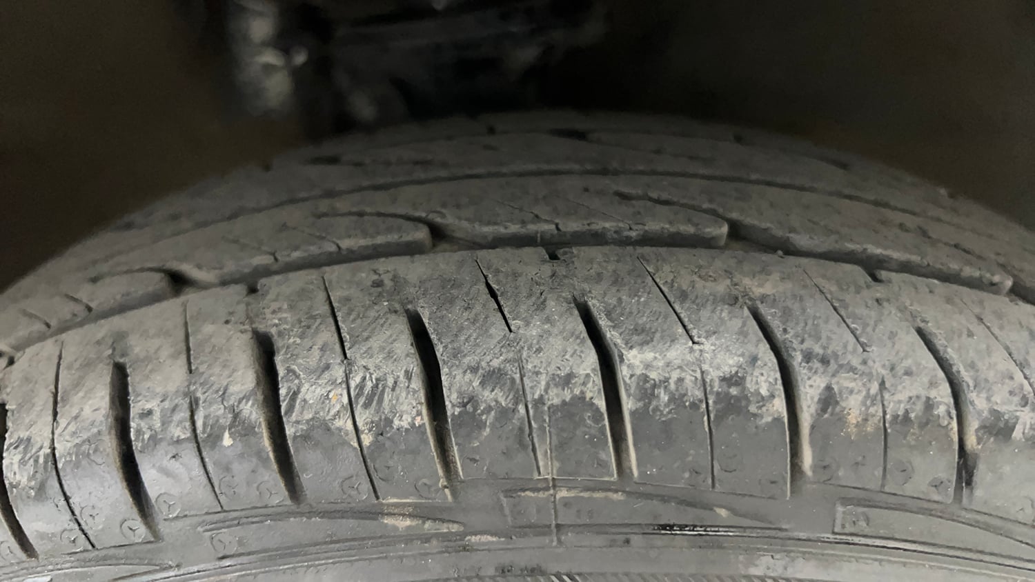 Used 2016 Maruti Suzuki Alto 800 Lxi Petrol Manual tyres RIGHT FRONT TYRE TREAD VIEW