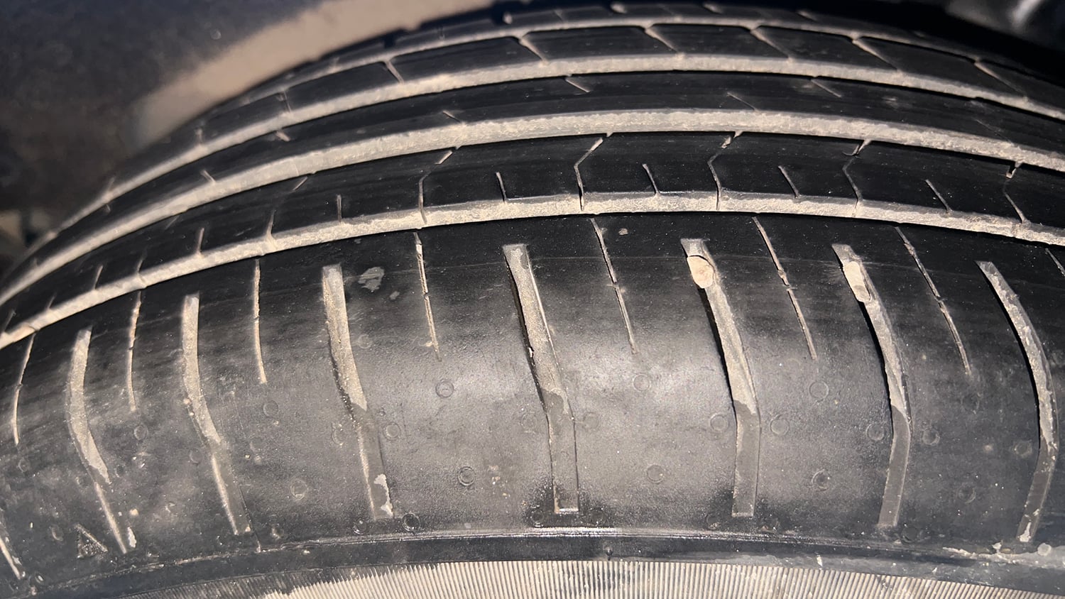 Used 2016 Maruti Suzuki Baleno Delta 1.2 Petrol Manual tyres LEFT REAR TYRE TREAD VIEW