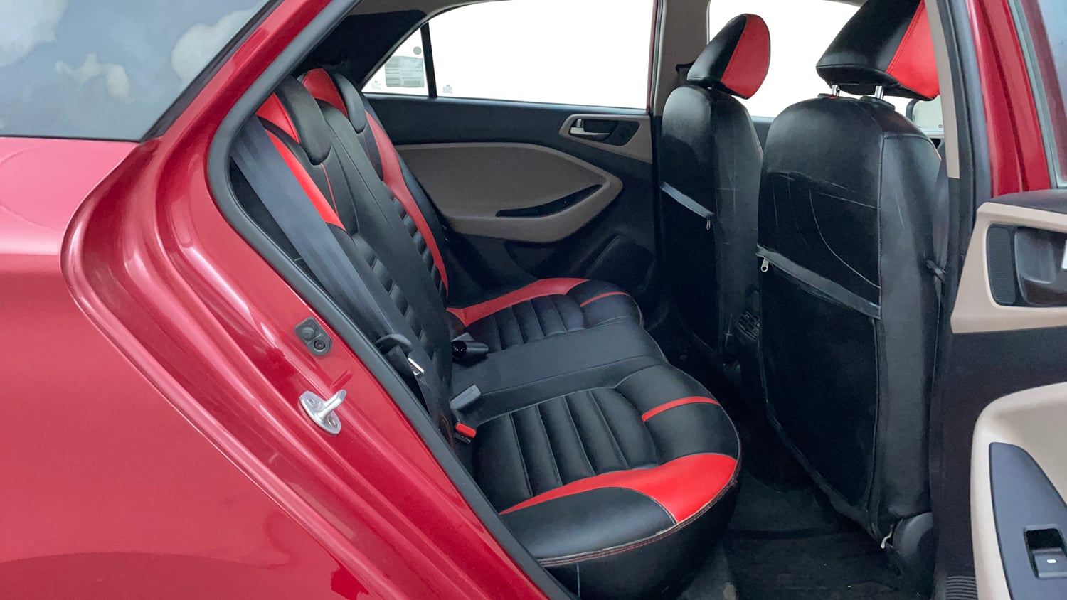 Used 2015 Hyundai Elite i20 Magna 1.2 Petrol Manual interior RIGHT SIDE REAR DOOR CABIN VIEW