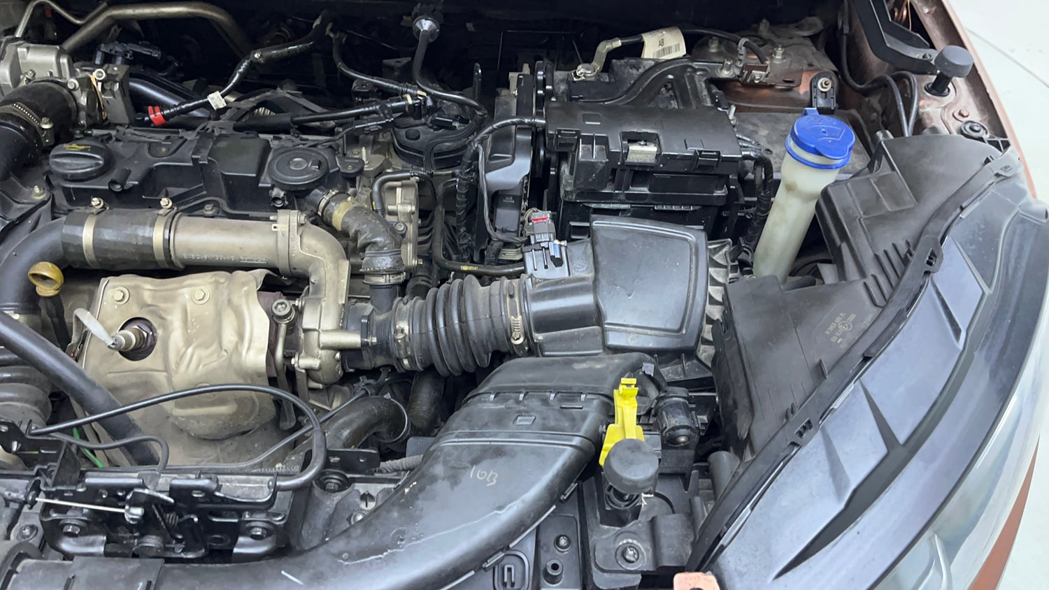 Used 2020 Ford EcoSport S MT 1.5 TDCi Diesel Manual engine ENGINE LEFT SIDE VIEW