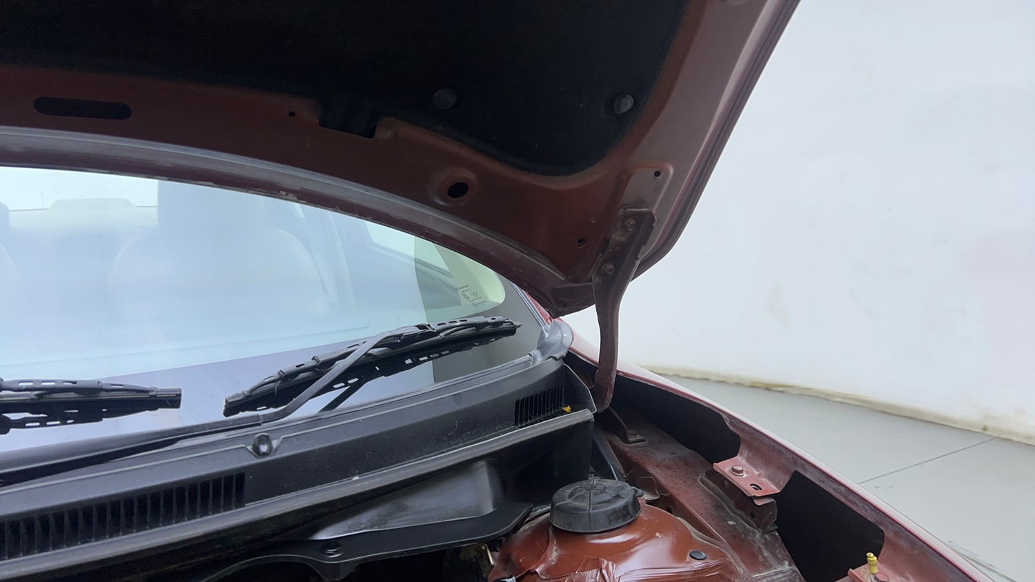 Used 2019 Maruti Suzuki Dzire VXi Petrol Manual engine ENGINE LEFT SIDE HINGE & APRON VIEW