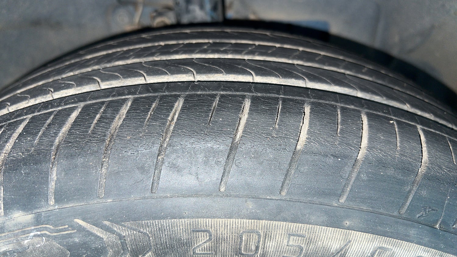 Used 2018 Ford EcoSport Titanium 1.5L Ti-VCT Petrol Manual tyres RIGHT FRONT TYRE TREAD VIEW