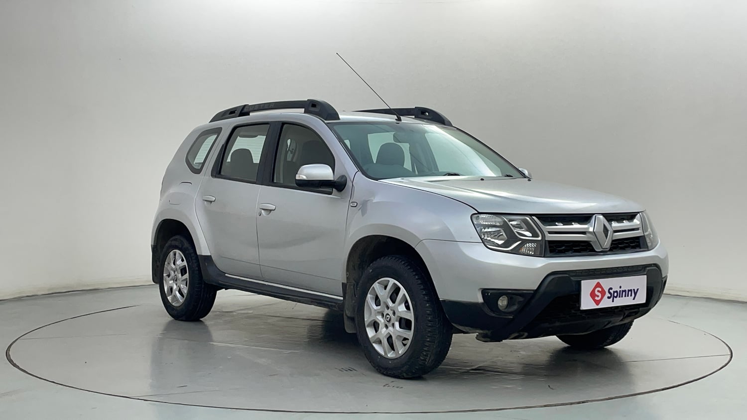 Used 2017 Renault Duster RXL Petrol Petrol Manual exterior RIGHT FRONT CORNER VIEW
