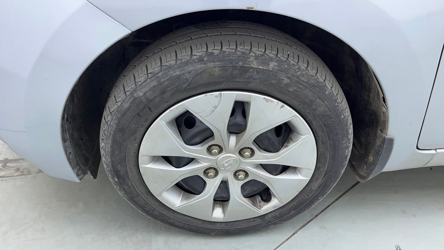 Used 2019 Hyundai Xcent S CRDi Diesel Manual tyres LEFT FRONT TYRE RIM VIEW