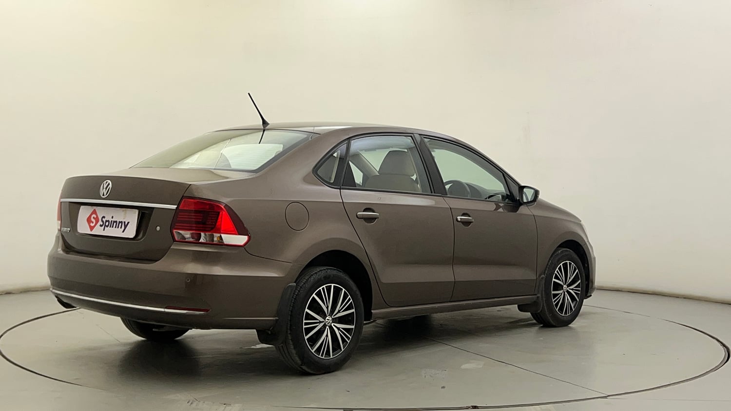 Used 2019 Volkswagen Vento Highline 1.6 (P) Petrol Manual exterior RIGHT REAR CORNER VIEW