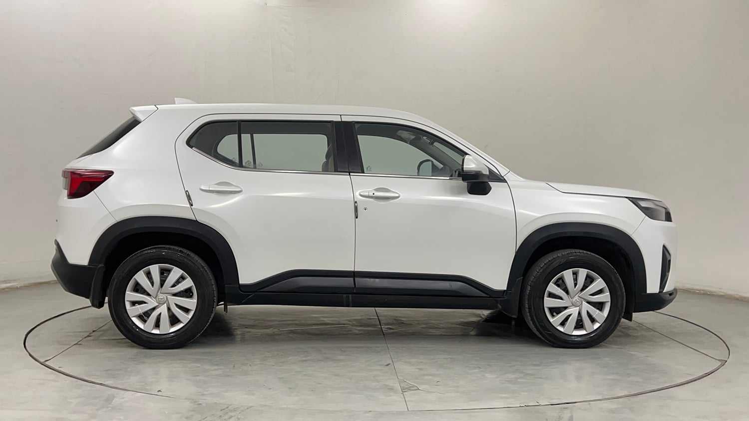 Used 2025 Honda Elevate V CVT Petrol Automatic exterior RIGHT SIDE VIEW