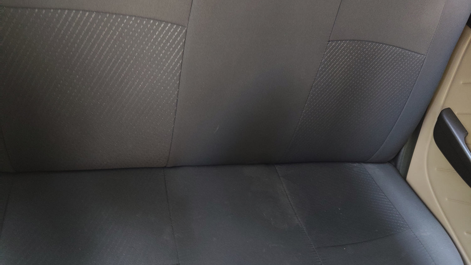 Used 2018 Hyundai Eon Magna + Petrol Manual interior REAR SEAT CONDITION VIEW