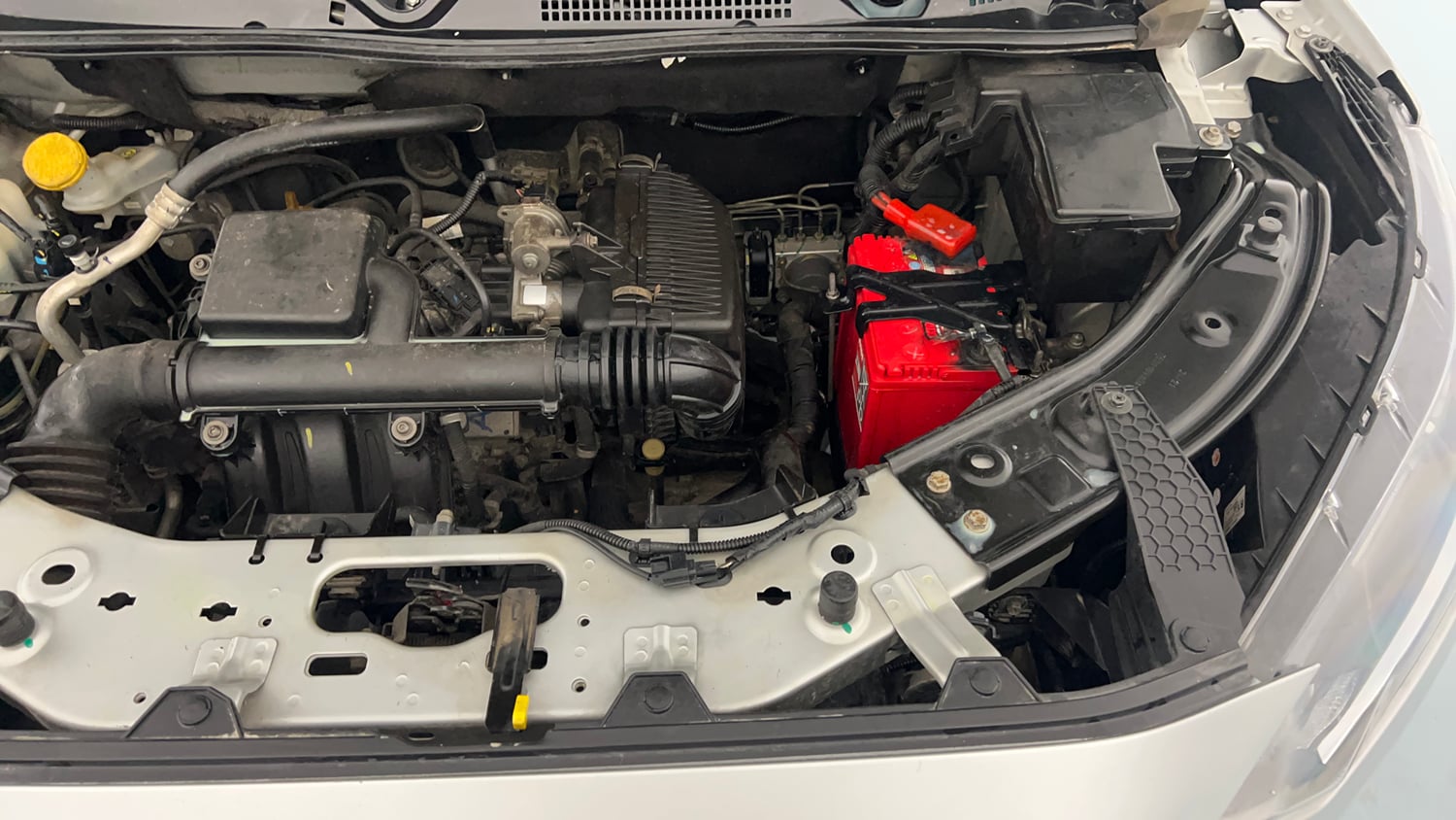 Used 2021 Nissan Magnite XL Petrol Manual engine ENGINE LEFT SIDE VIEW