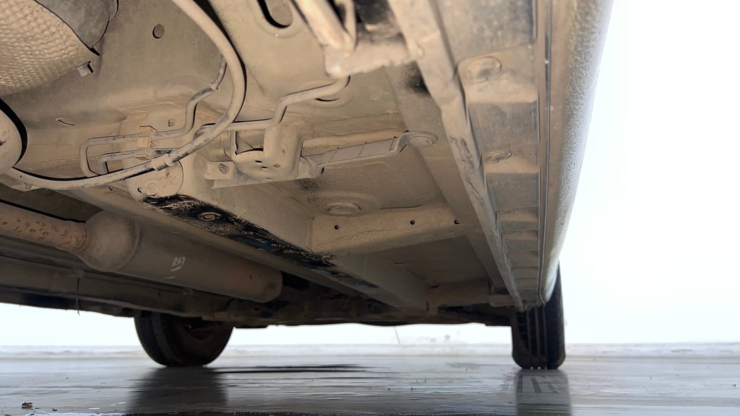 Used 2013 Maruti Suzuki Swift VXI CNG (Outside Fitted) Cng Manual extra REAR RIGHT UNDERBODY VIEW
