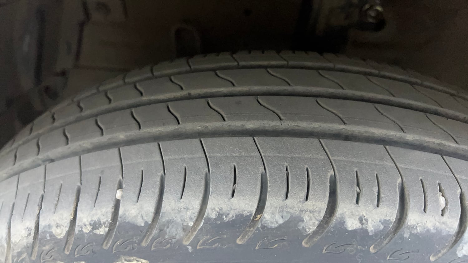 Used 2014 Maruti Suzuki Swift VXi Petrol Manual tyres LEFT FRONT TYRE TREAD VIEW