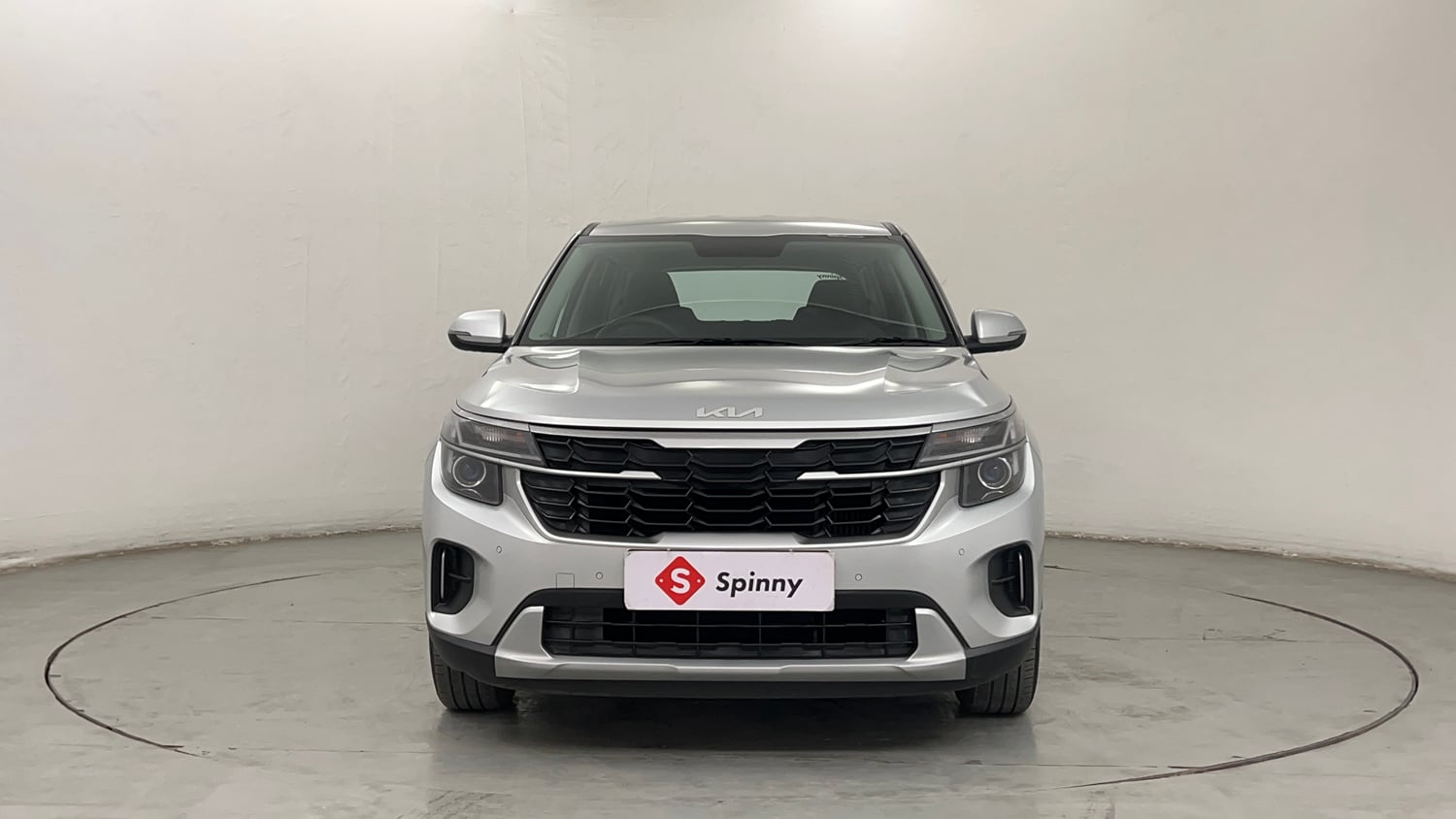 Used 2024 Kia Seltos HTK 1.5 Diesel MT Diesel Manual exterior FRONT VIEW