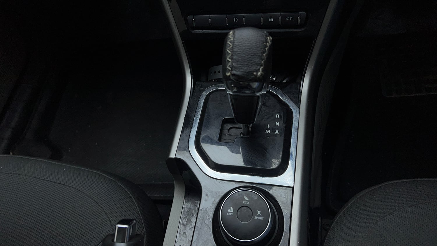 Used 2019 Tata Nexon XZA Plus Petrol Petrol Automatic interior GEAR  KNOB VIEW