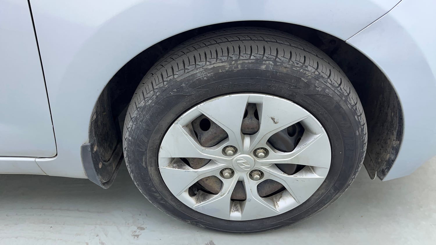 Used 2019 Hyundai Xcent S CRDi Diesel Manual tyres RIGHT FRONT TYRE RIM VIEW