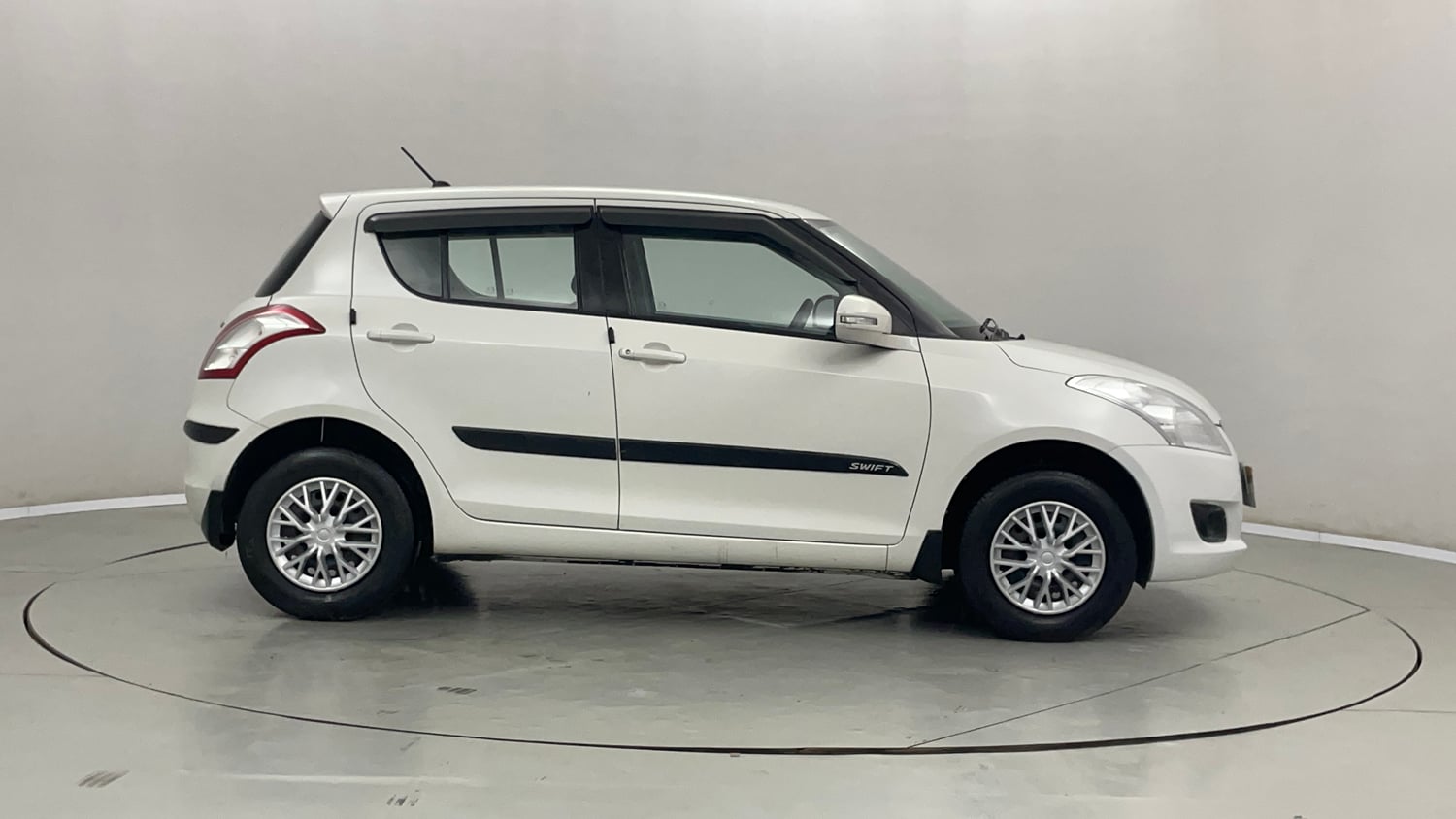 Used 2013 Maruti Suzuki Swift VXi Petrol Manual exterior RIGHT SIDE VIEW