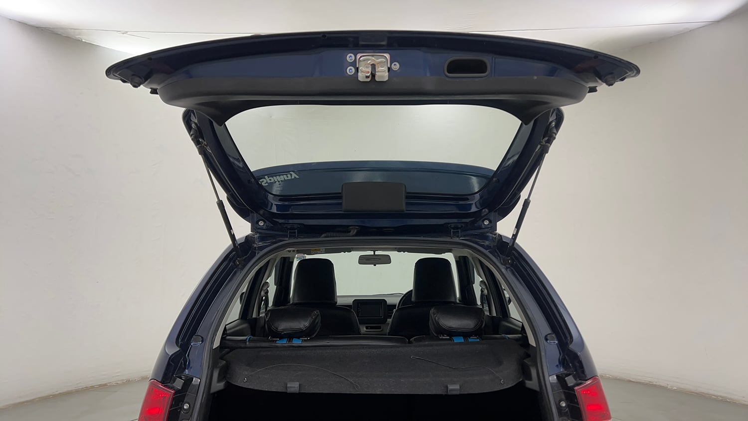 Used 2022 Maruti Suzuki Ignis Delta 1.2 AMT Petrol Automatic interior DICKY DOOR OPEN VIEW