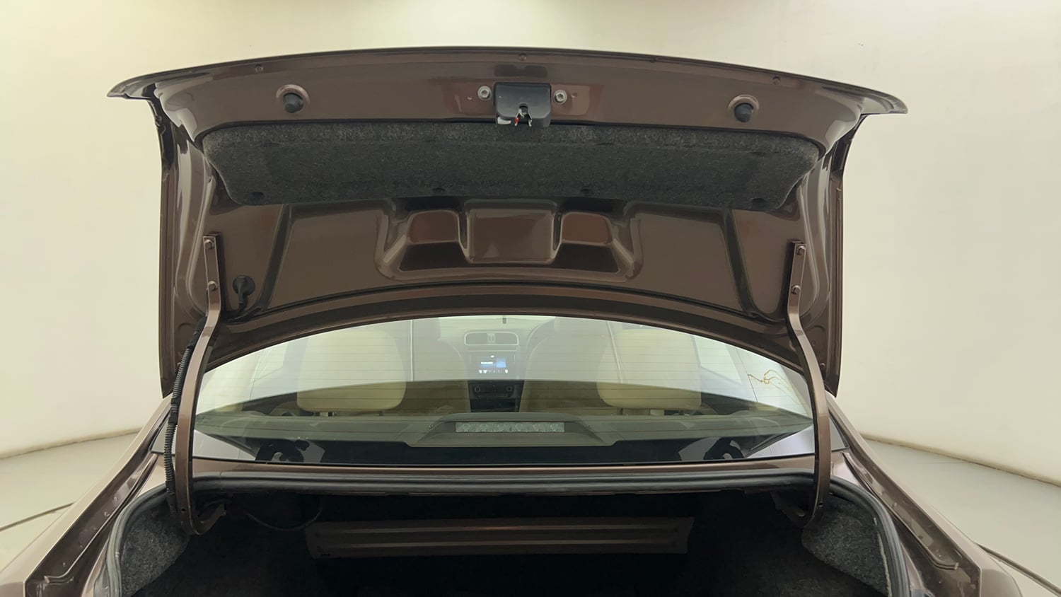 Used 2019 Volkswagen Vento Highline 1.6 (P) Petrol Manual interior DICKY DOOR OPEN VIEW