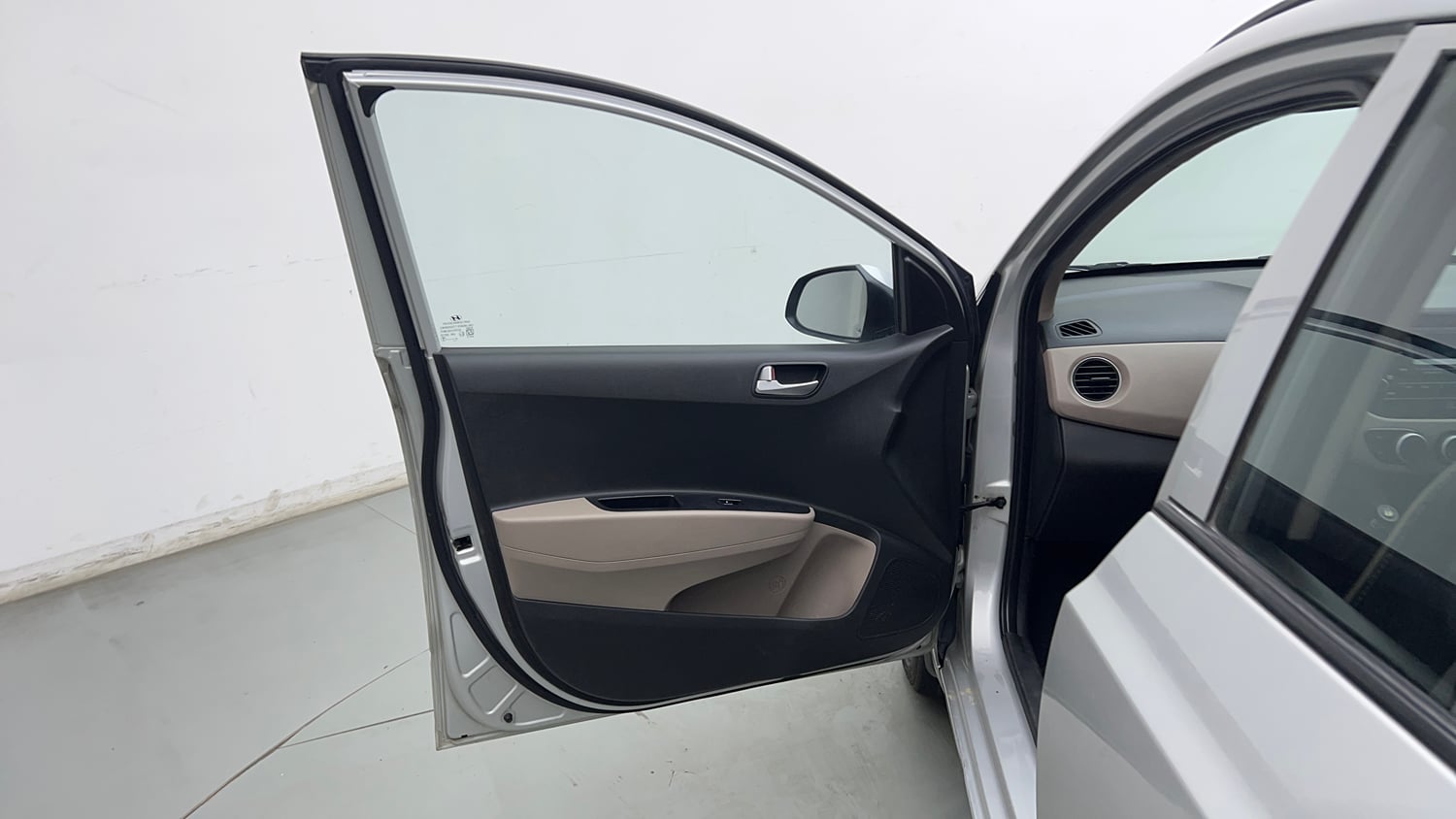 Used 2015 Hyundai Grand i10 Sportz 1.2 Kappa VTVT Petrol Manual interior LEFT FRONT DOOR OPEN VIEW