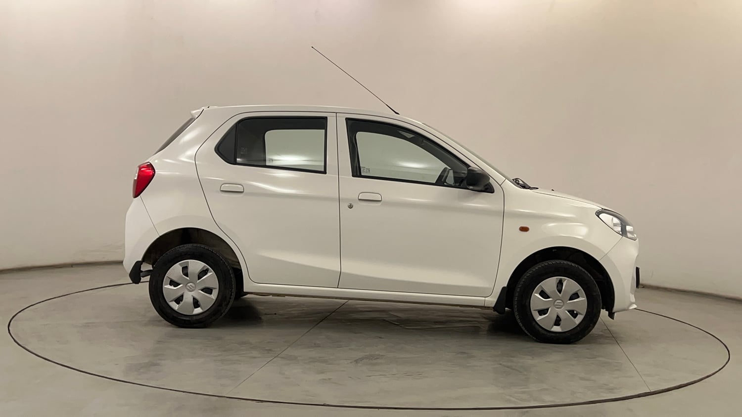 Used 2024 Maruti Suzuki Alto K10 VXi Petrol Manual exterior RIGHT SIDE VIEW