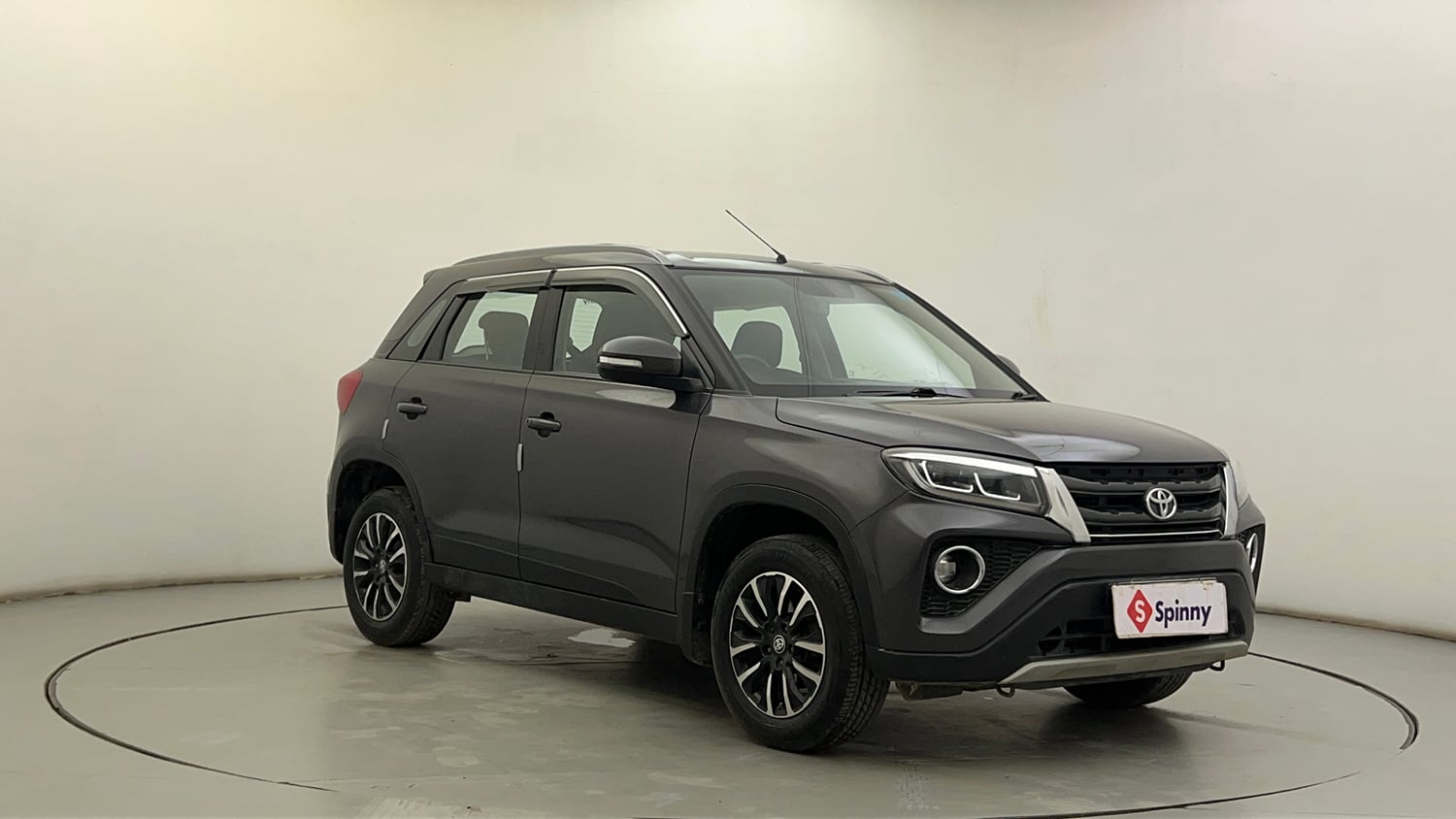 Used 2022 Toyota Urban Cruiser Premium Grade AT Petrol Automatic exterior RIGHT FRONT CORNER VIEW