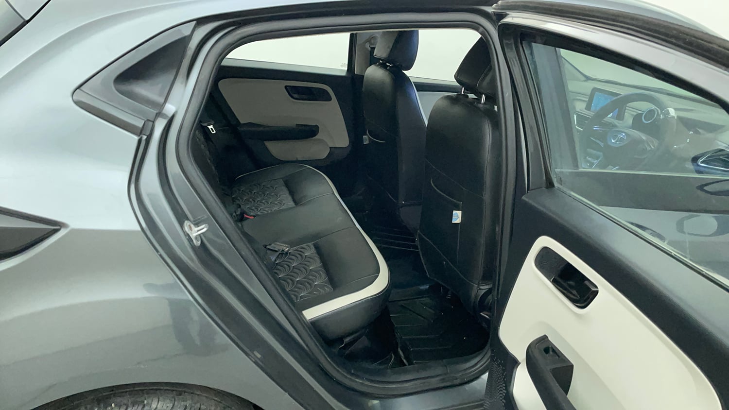 Used 2022 Tata Altroz XM Plus Petrol Petrol Manual interior RIGHT SIDE REAR DOOR CABIN VIEW