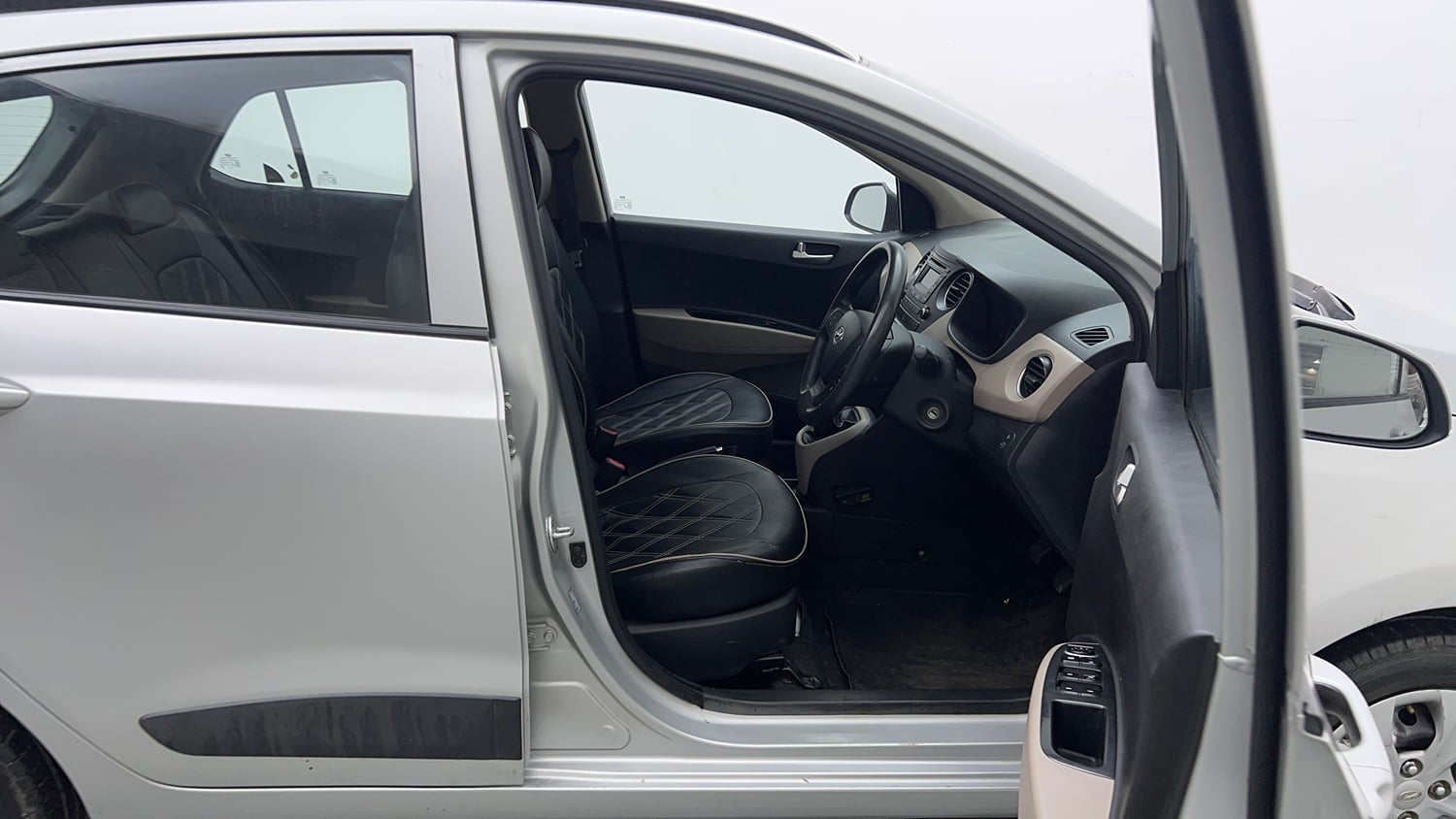 Used 2015 Hyundai Grand i10 Sportz 1.2 Kappa VTVT Petrol Manual interior RIGHT SIDE FRONT DOOR CABIN VIEW