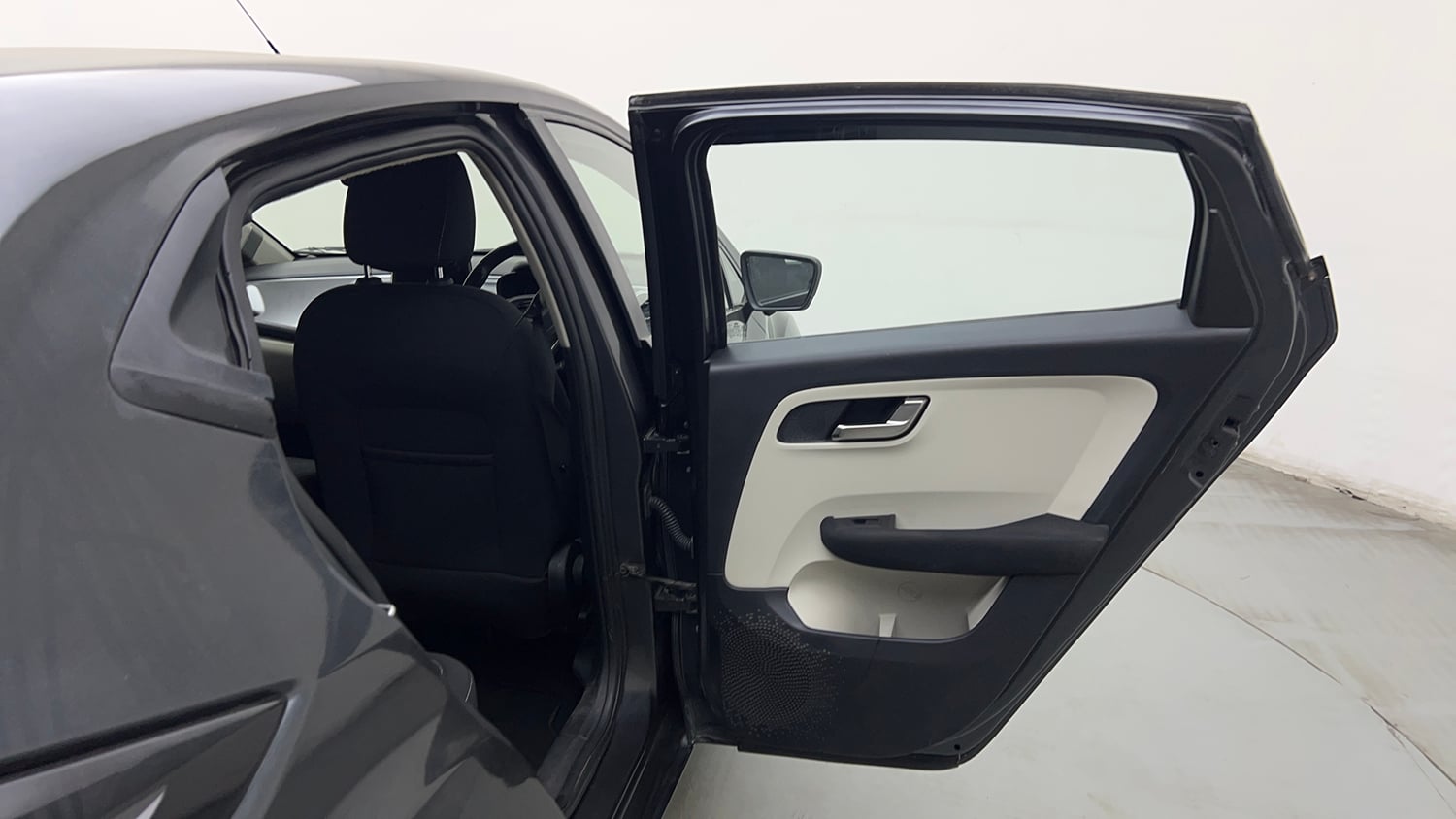 Used 2021 Tata Altroz XZ Petrol Petrol Manual interior RIGHT REAR DOOR OPEN VIEW