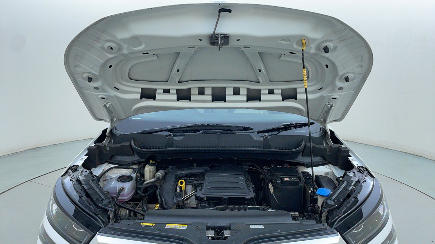 Used 2023 Skoda Kushaq Ambition 1.0L TSI MT Petrol Manual engine ENGINE & BONNET OPEN FRONT VIEW