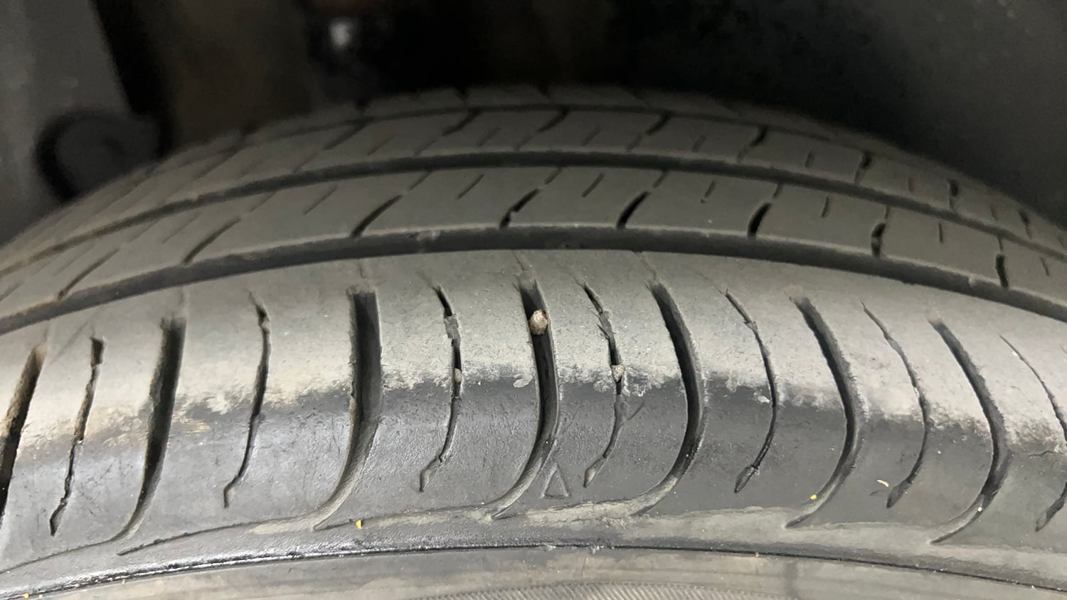 Used 2024 Kia Seltos HTK 1.5 Diesel MT Diesel Manual tyres RIGHT REAR TYRE TREAD VIEW