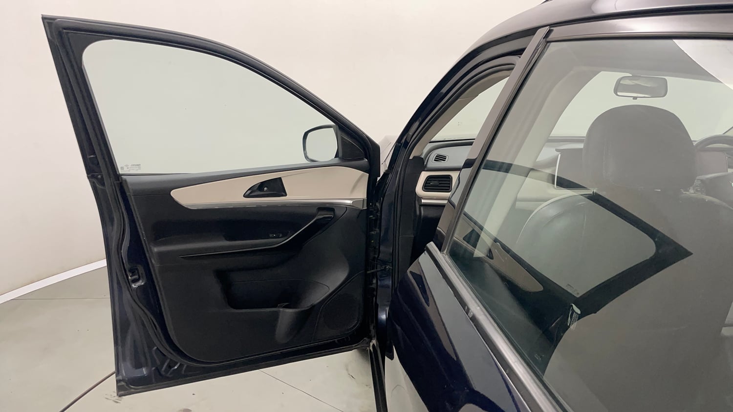 Used 2022 Mahindra XUV700 AX 5 Petrol AT 5 STR Petrol Automatic interior LEFT FRONT DOOR OPEN VIEW