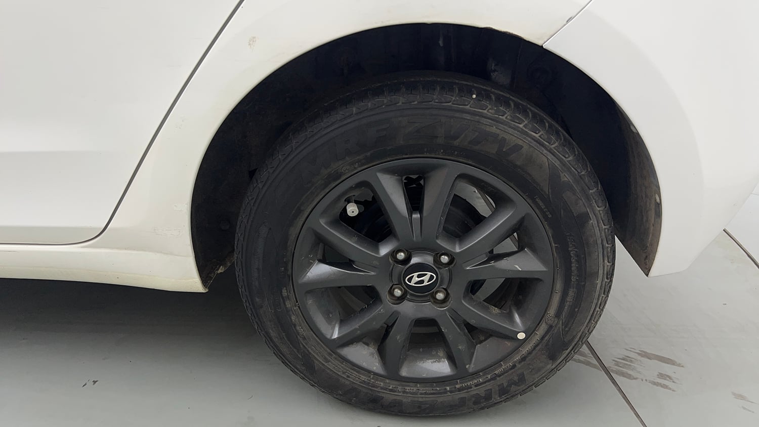 Used 2018 Hyundai Elite i20 Asta 1.2 AT Petrol Automatic tyres LEFT REAR TYRE RIM VIEW