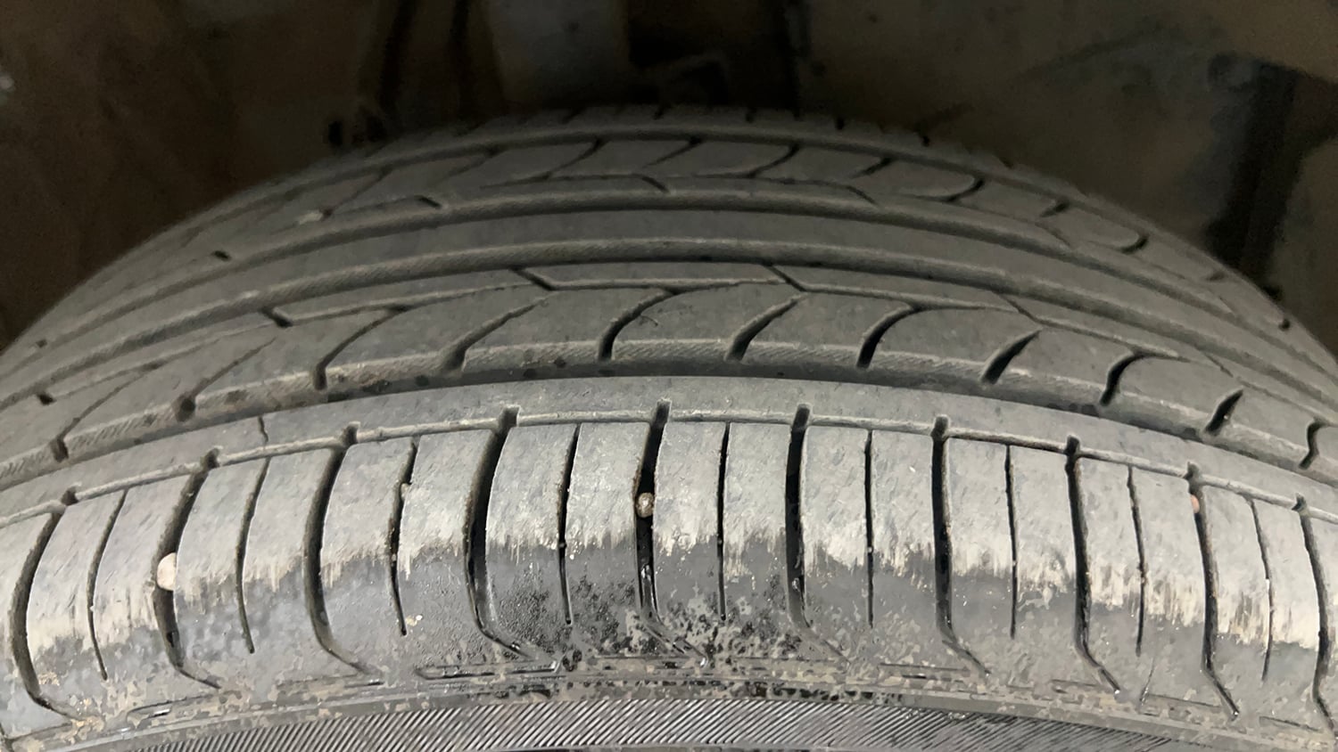 Used 2025 Honda Elevate V CVT Petrol Automatic tyres RIGHT FRONT TYRE TREAD VIEW