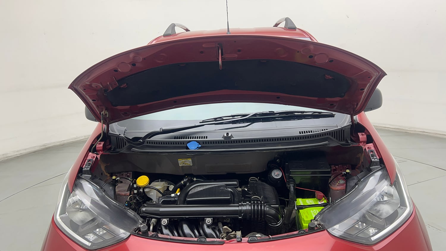 Used 2021 Datsun Redi-GO A Petrol Manual engine ENGINE & BONNET OPEN FRONT VIEW