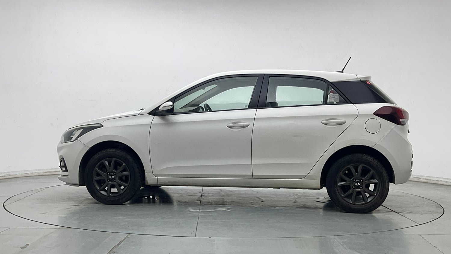 Used 2018 Hyundai Elite i20 Asta 1.2 AT Petrol Automatic exterior LEFT SIDE VIEW
