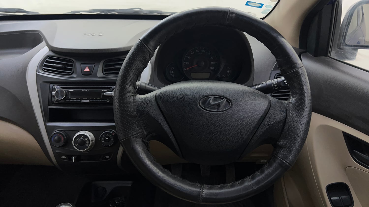 Used 2017 Hyundai Eon Era + Petrol Manual interior STEERING VIEW