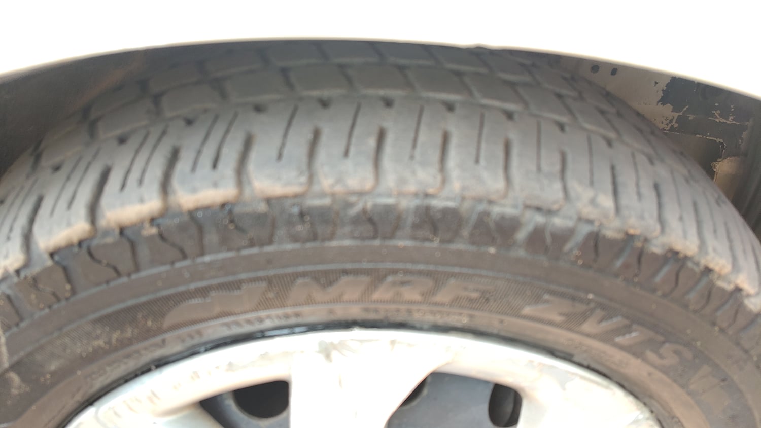 Used 2018 Hyundai Eon Magna + Petrol Manual tyres RIGHT FRONT TYRE TREAD VIEW