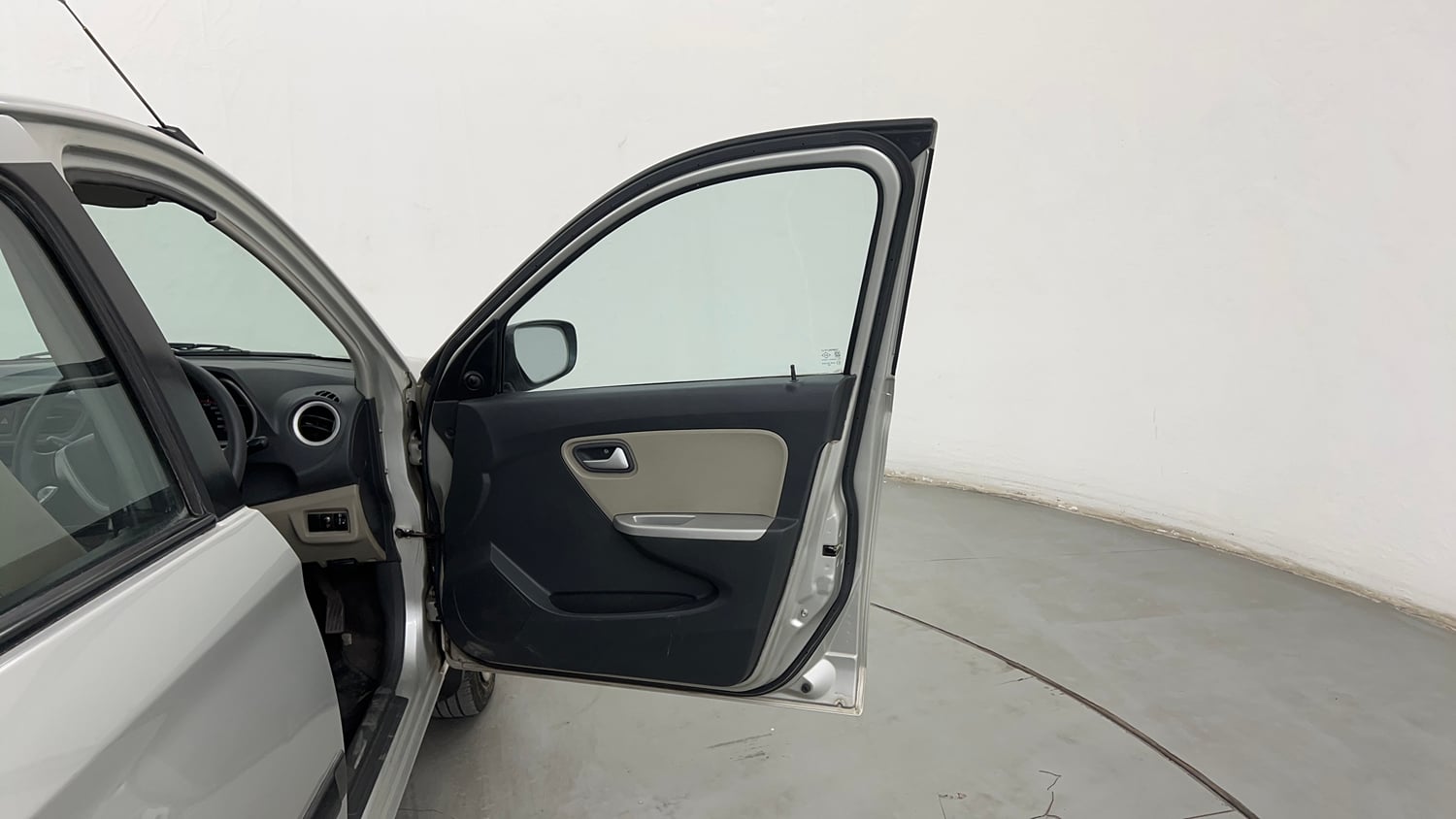 Used 2015 Maruti Suzuki Alto K10 VXi Petrol Manual interior RIGHT FRONT DOOR OPEN VIEW