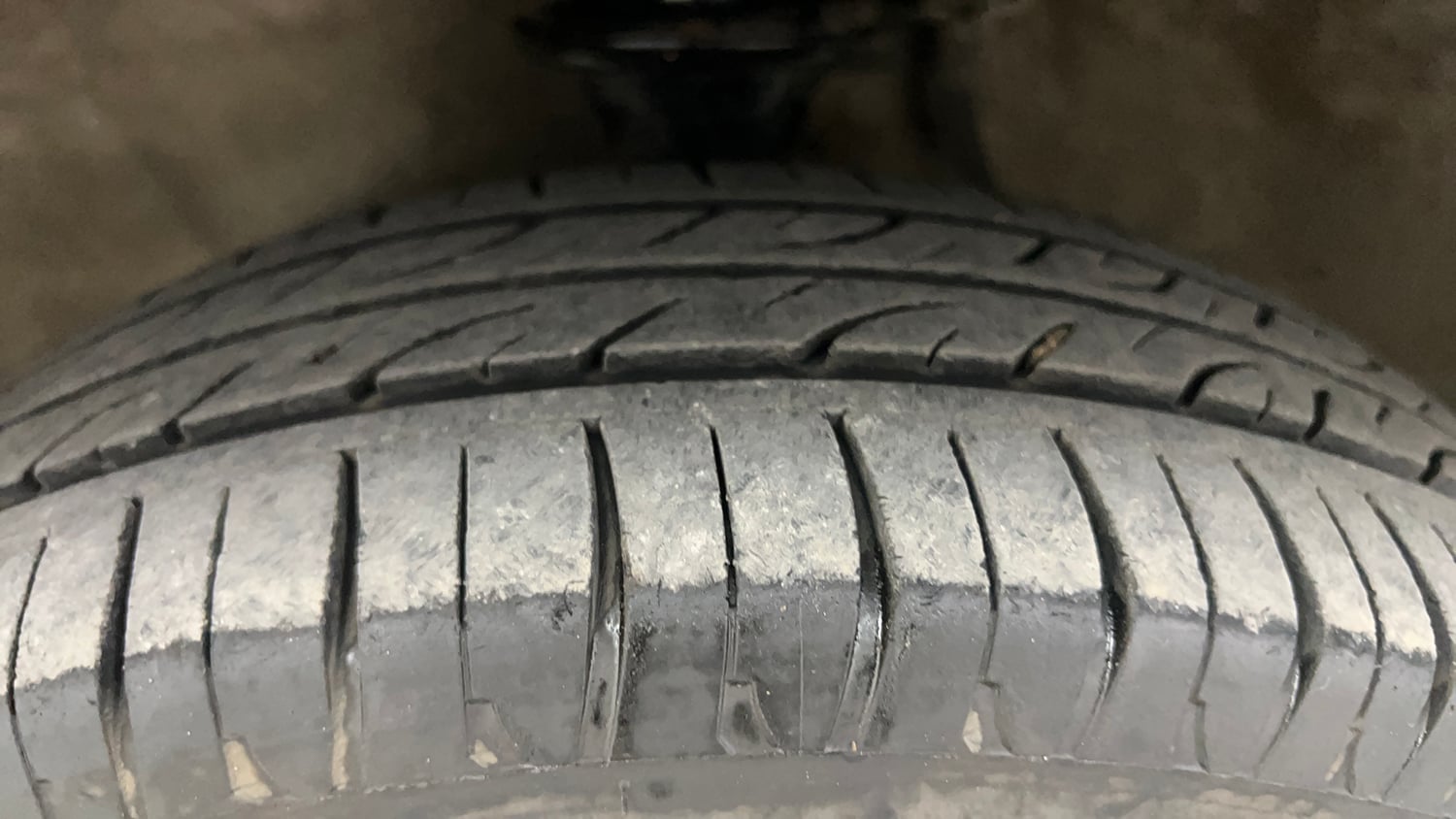 Used 2015 Maruti Suzuki Alto K10 VXi Petrol Manual tyres LEFT FRONT TYRE TREAD VIEW