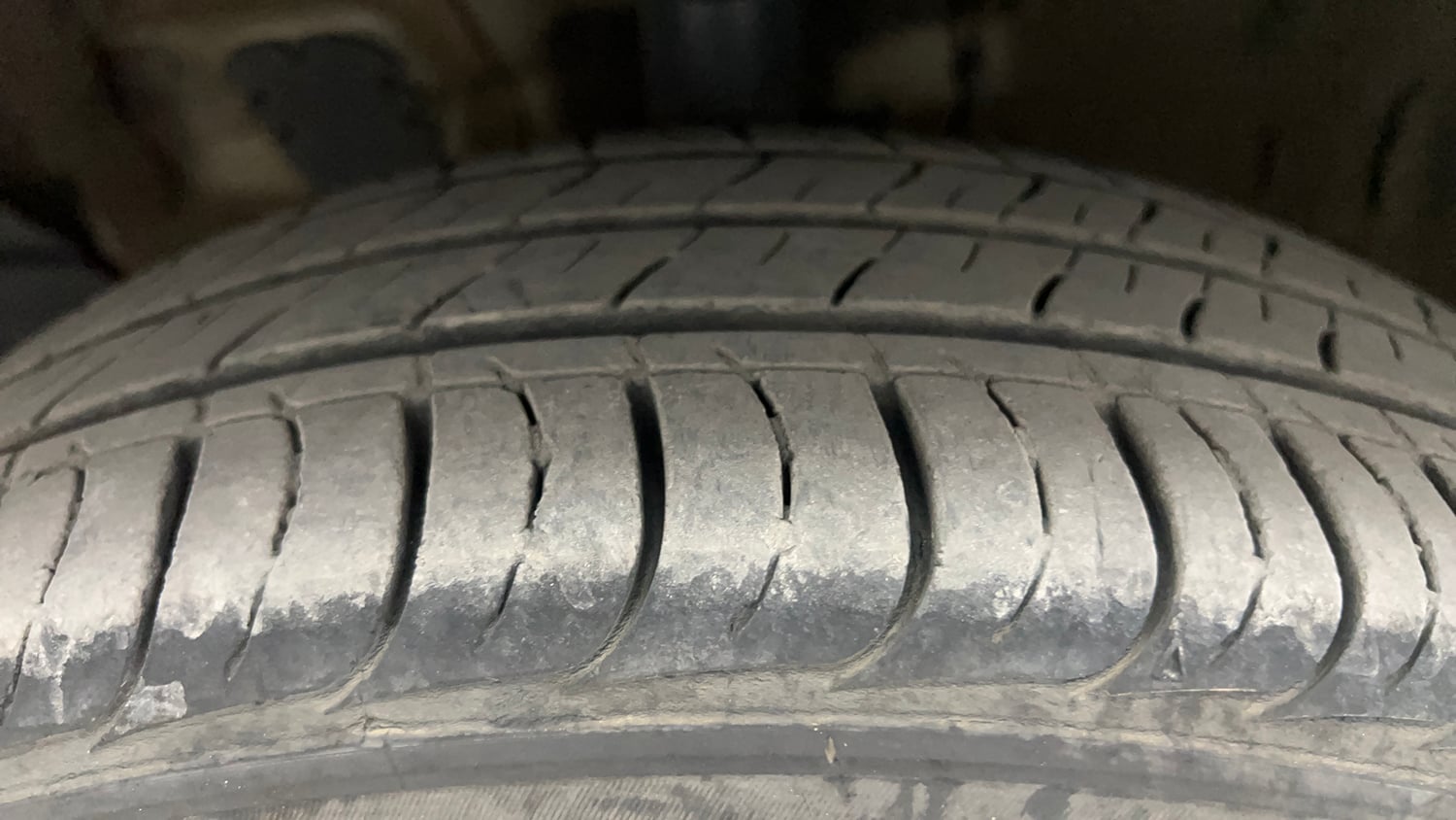 Used 2024 Kia Seltos HTK 1.5 Diesel MT Diesel Manual tyres LEFT FRONT TYRE TREAD VIEW