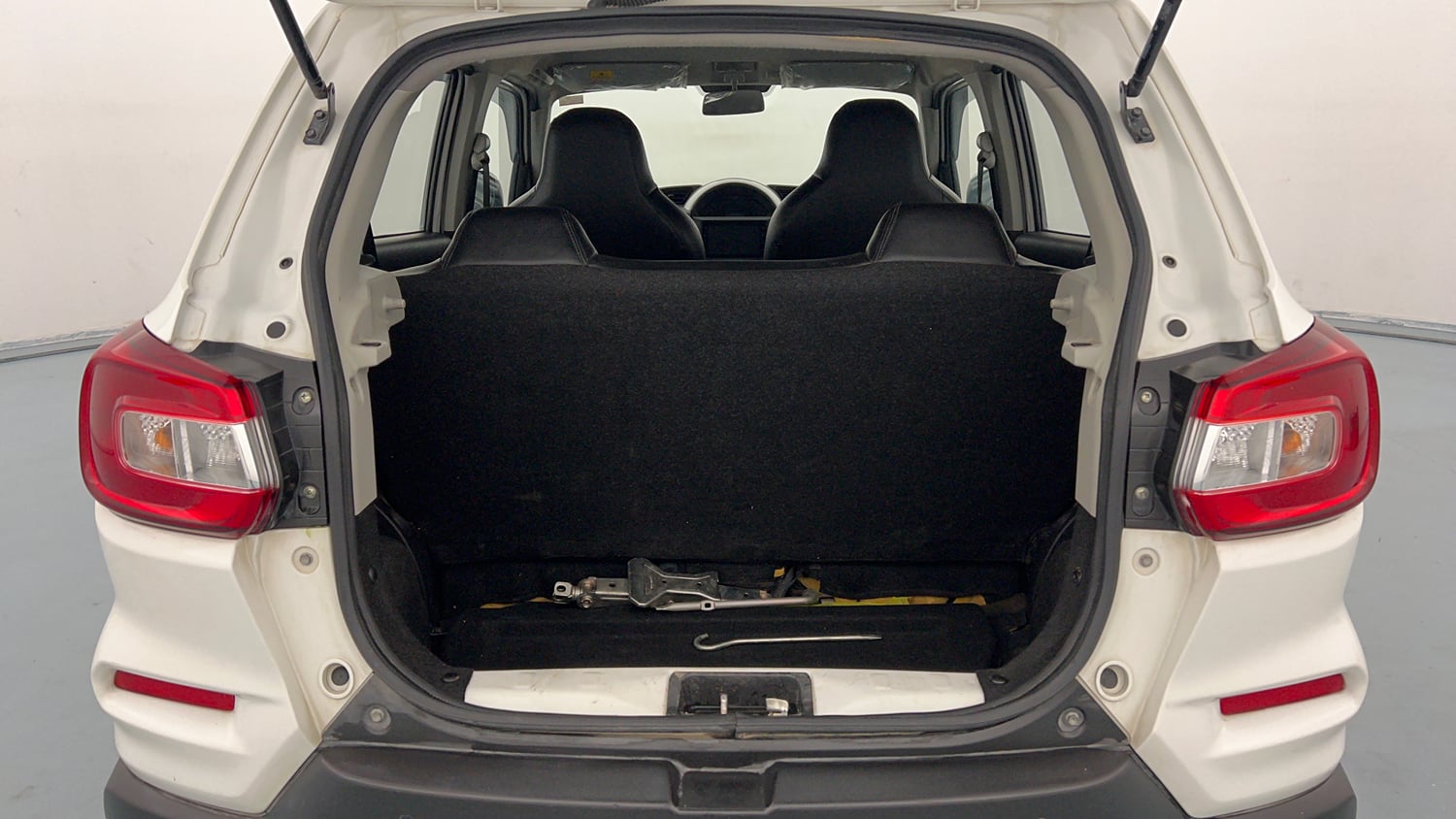 Used 2021 Maruti Suzuki S-Presso VXi Plus Petrol Manual interior DICKY INSIDE VIEW