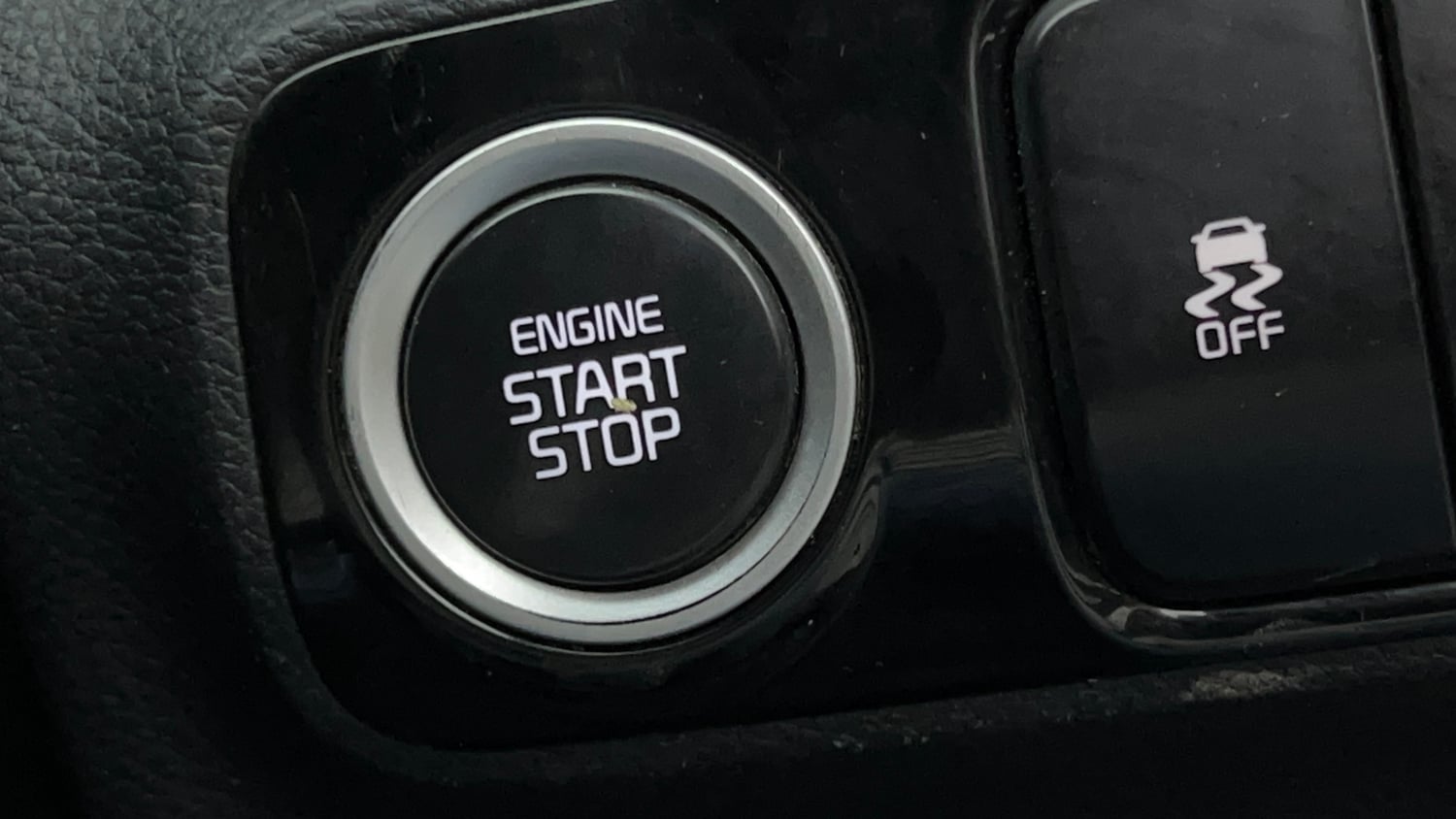 Used 2020 Kia Sonet GTX Plus 1.0 DCT Petrol Automatic top_features Keyless start