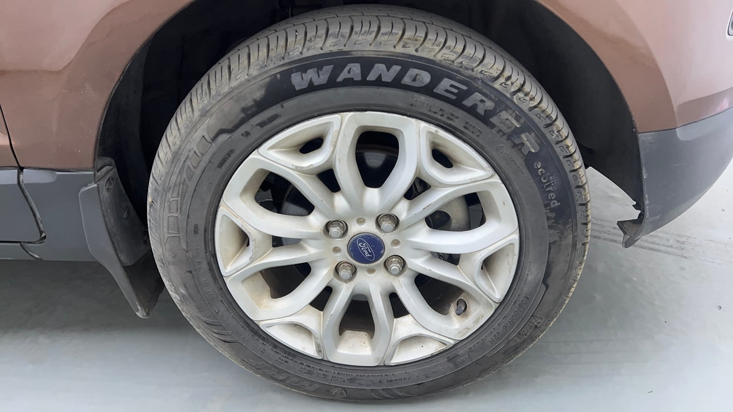 Used 2016 Ford EcoSport Titanium 1.5L TDCi Diesel Manual tyres RIGHT FRONT TYRE RIM VIEW