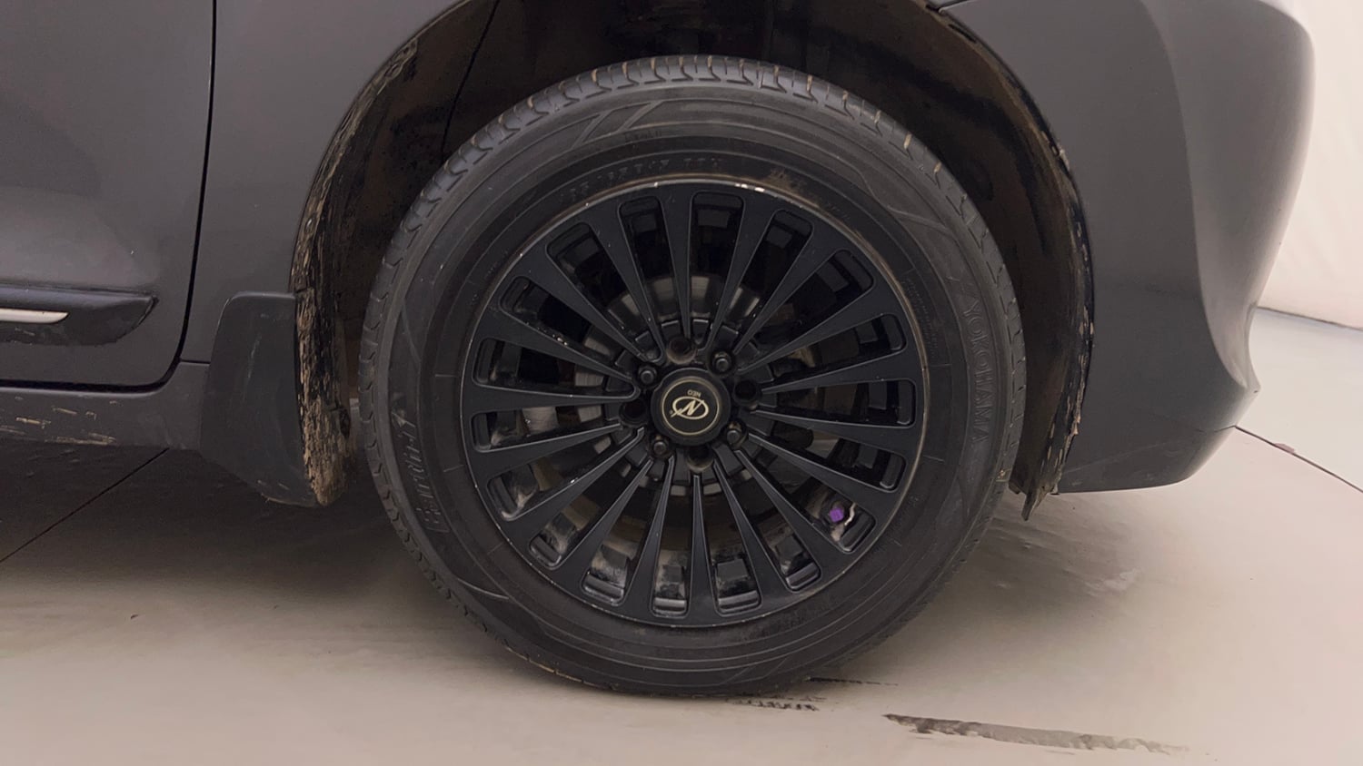 Used 2016 Maruti Suzuki Baleno Sigma 1.2 Petrol Manual tyres RIGHT FRONT TYRE RIM VIEW